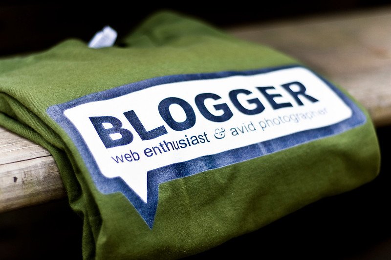 Bloger celebryta blogerowi niszowemu wilkiem?