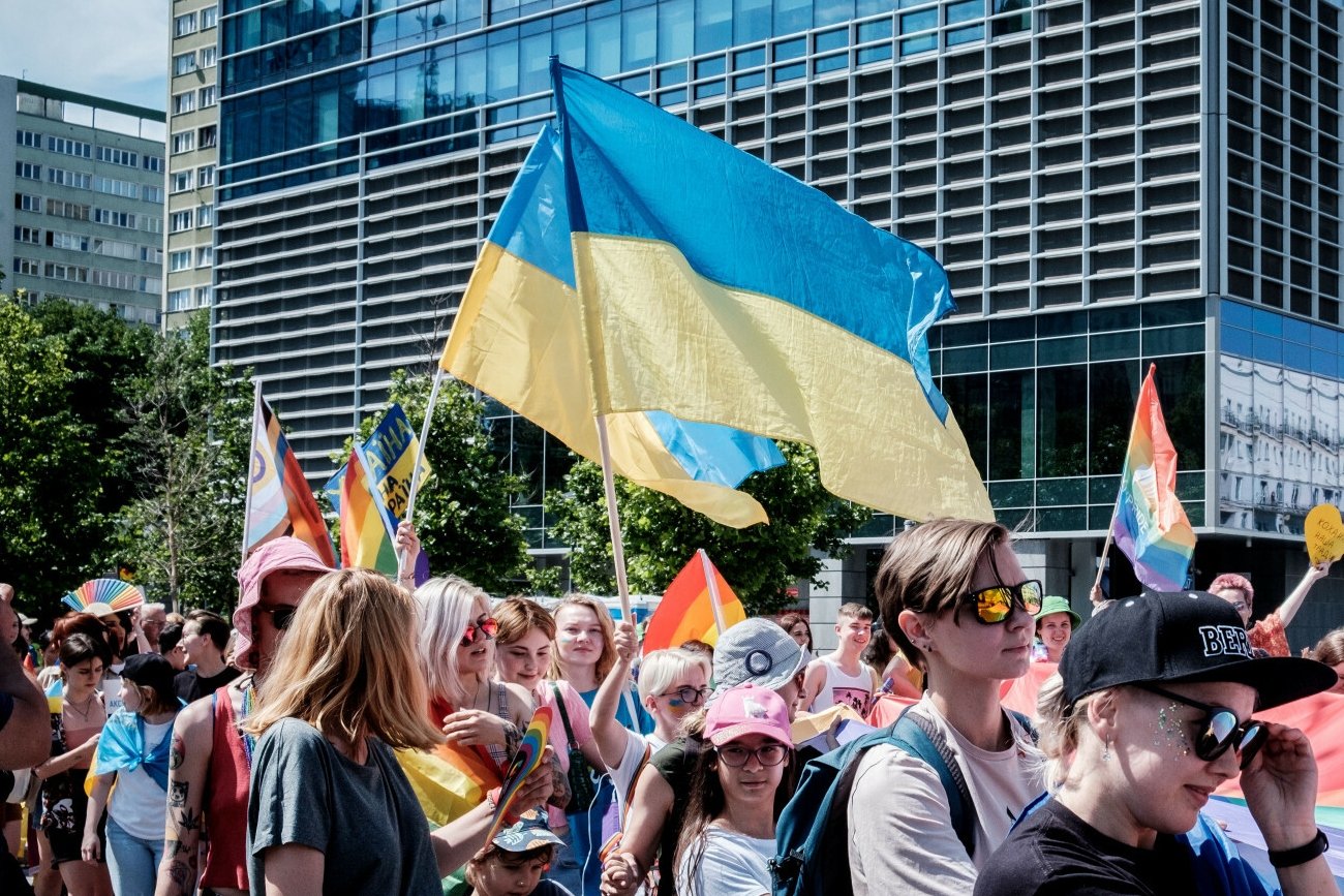 Parada Równości 2022 miała na celu okazanie solidarności z ogarniętą wojną Ukrainą