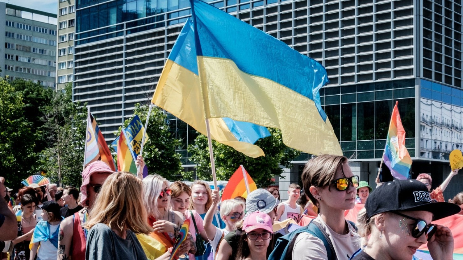 Parada Równości 2022 miała na celu okazanie solidarności z ogarniętą wojną Ukrainą