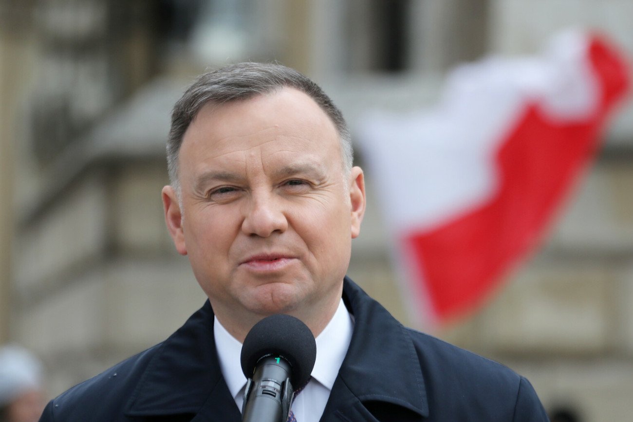 Andrzej Duda zapowiedział, że będzie podejmował "wszystkie możliwe kroki dyplomatyczne", aby świat nie zapomniał o zbrodni katyńskiej i konsekwentnie potępiał jej sprawców.