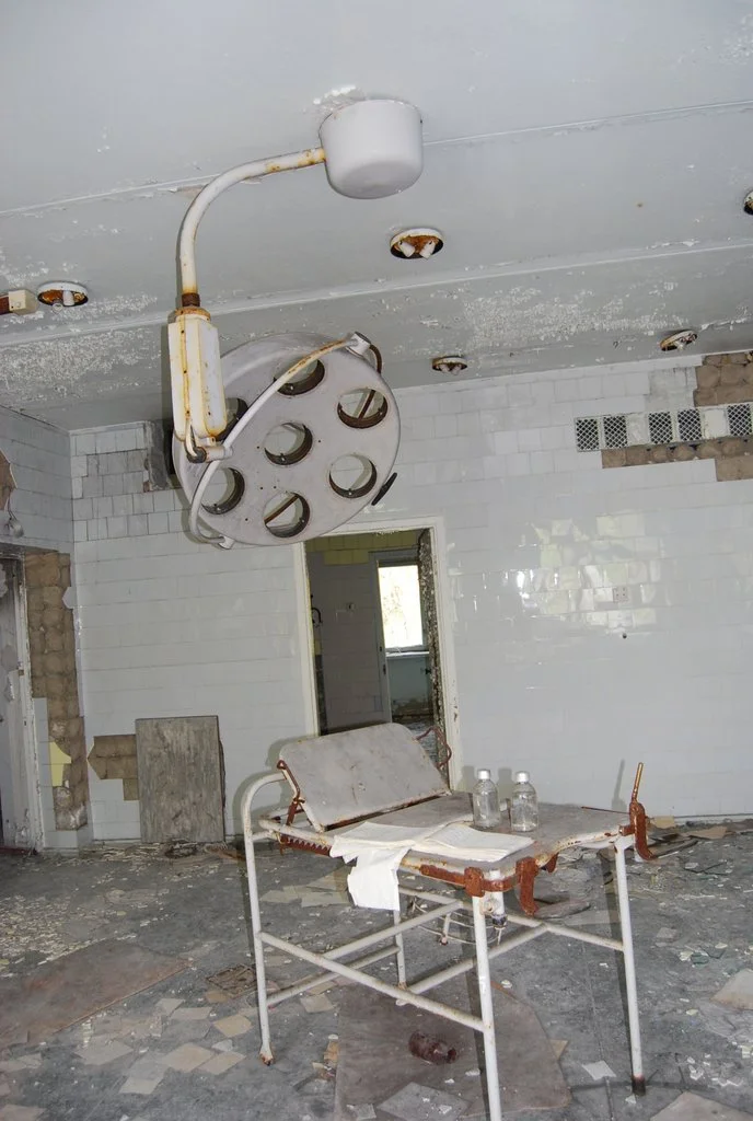 Sala porodowa szpitala z "przypadkowo" pozostawionym rejestrem pacjentek.