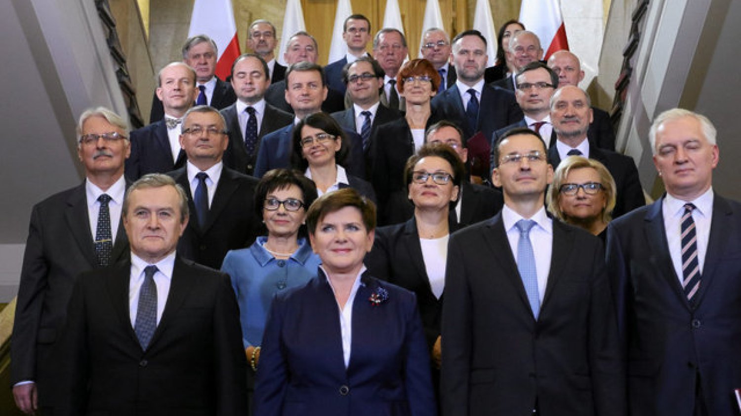 Polacy chcą, by Antoni Macierewicz opuścił rząd Szydło