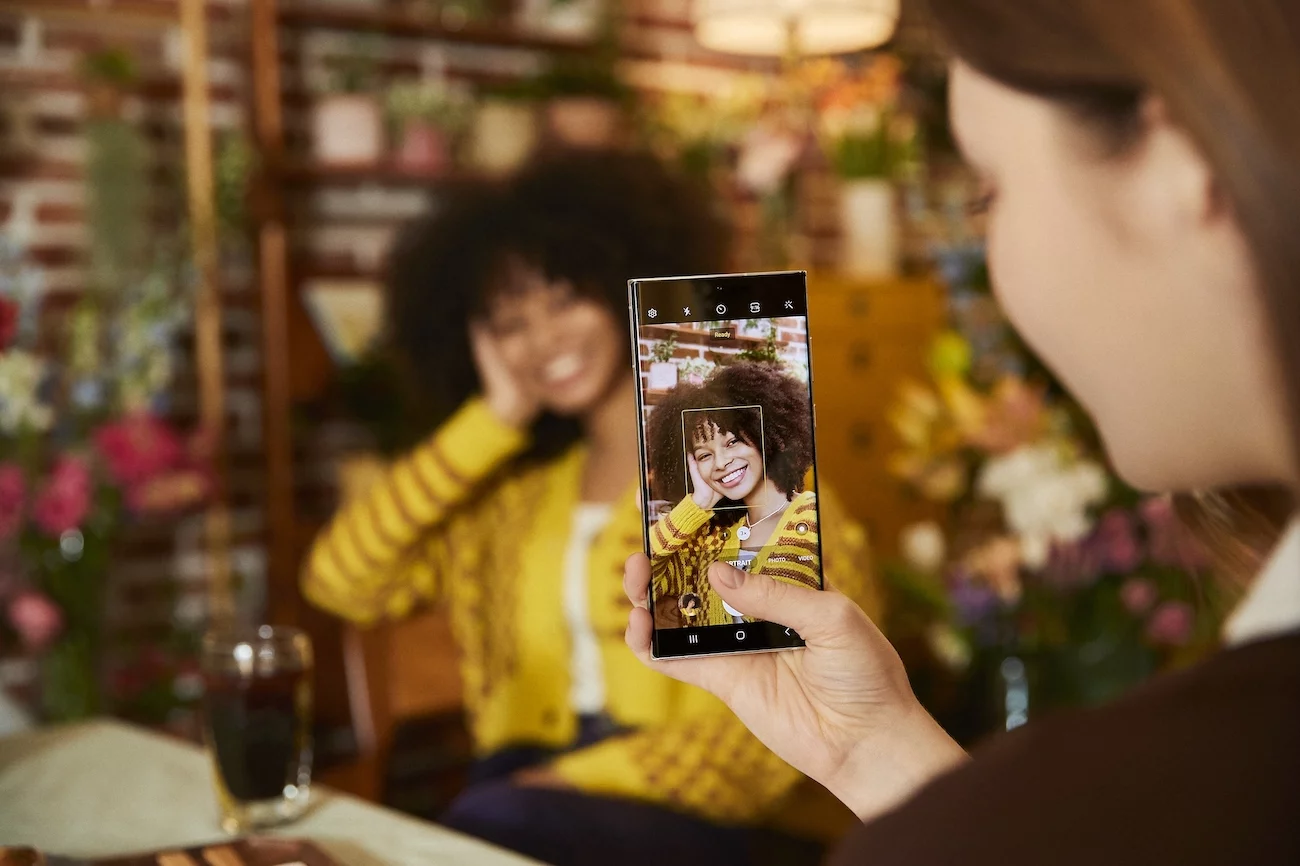 Samsung Galaxy S22 Ultra posiada aż 5 obiektywów. Pozwala nam to robić idealne zdjęcia.