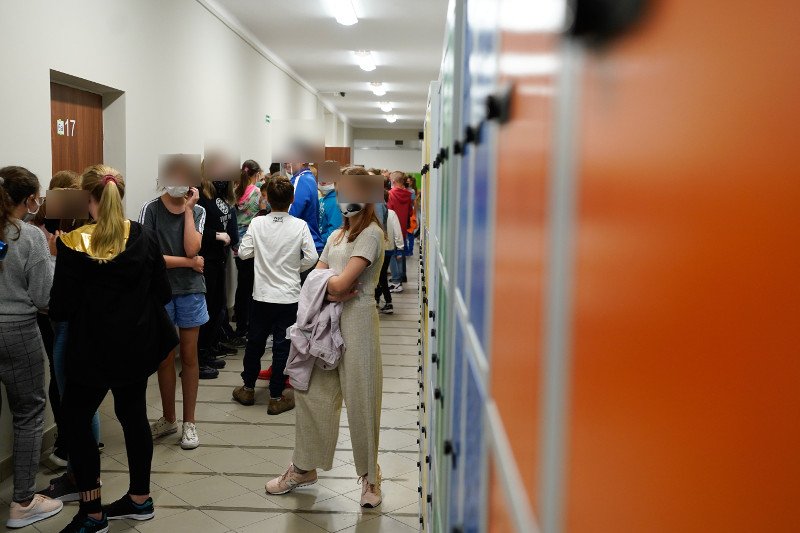 Początek roku szkolnego ujawnił wiele absurdów.