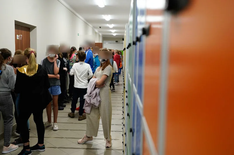 Początek roku szkolnego ujawnił wiele absurdów.