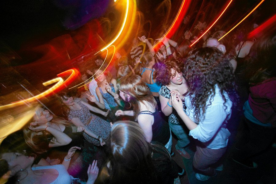 Post klubu Wesele pokazał, że kobiety wcale nie są bezpieczne