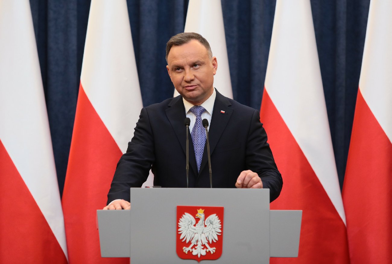 Andrzej Duda podjął decyzję ws. "Lex TVN". Ustawa PiS zawetowana