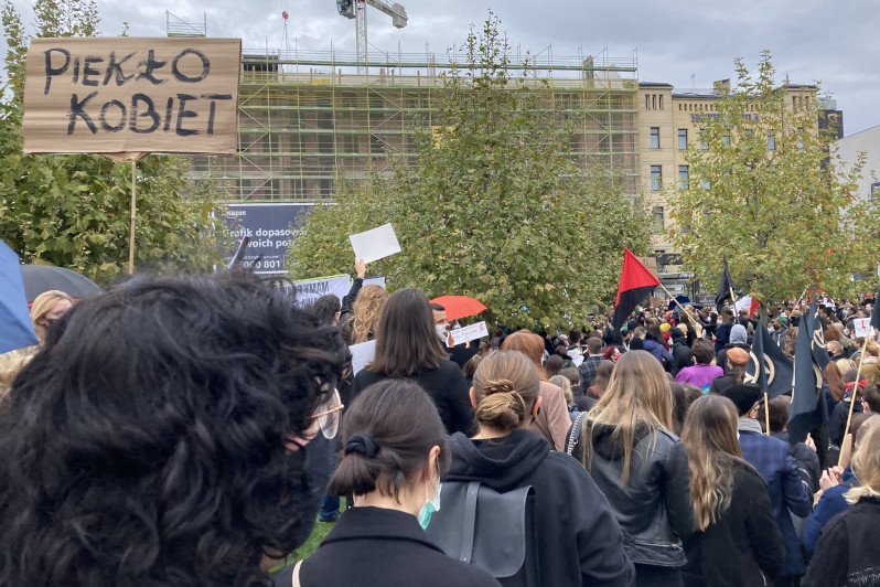 Drugi dzień protestów przeciwko wyrokowi TK ws. aborcji.