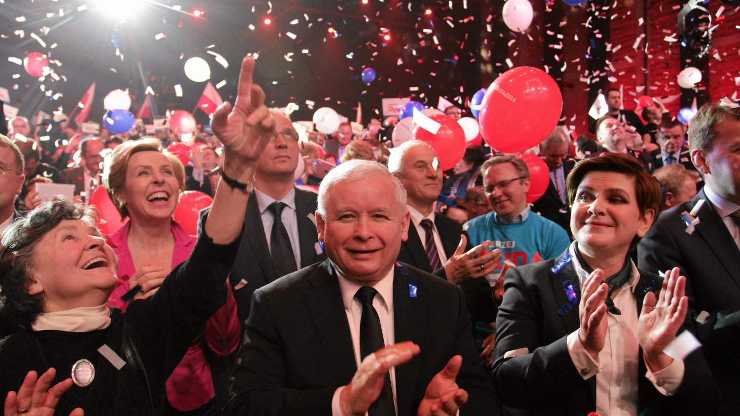 Jarosław Kaczyński urodził się 18 czerwca 1949 roku w Warszawie. Z wykształcenia jest prawnikiem, od wielu lat jest na scenie politycznej. Prywatnie jest kawalerem i mieszka na warszawskim Żoliborzu.