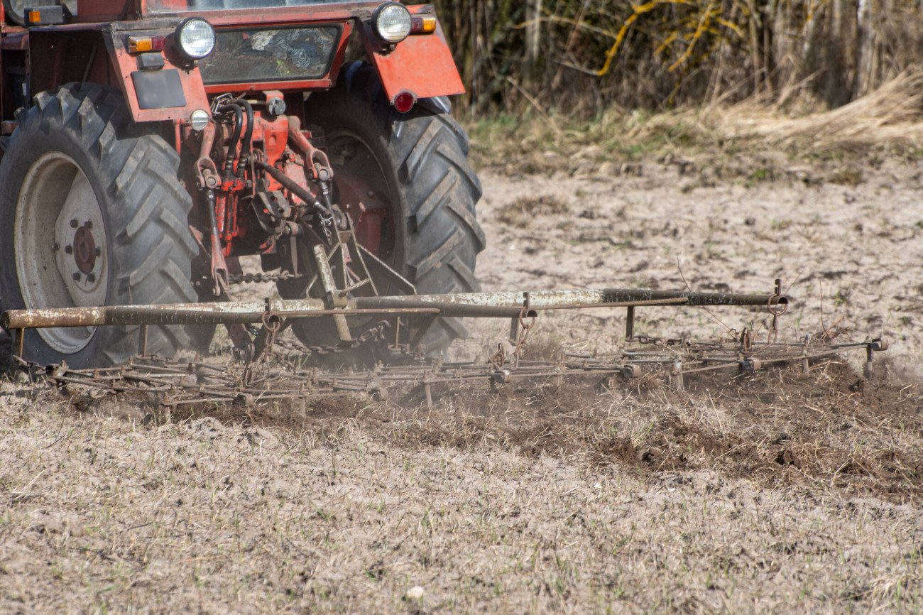 Dziadek najechał ciągnikiem na 1,5-rocznego wnuczka, dziecko zginęło na miejscu