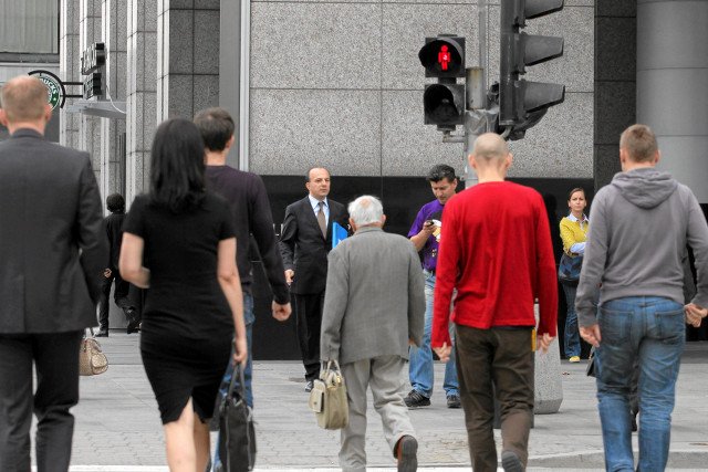 Sytuacja w Polsce nie cieszy 45 proc. ankietowanych przez CBOS.