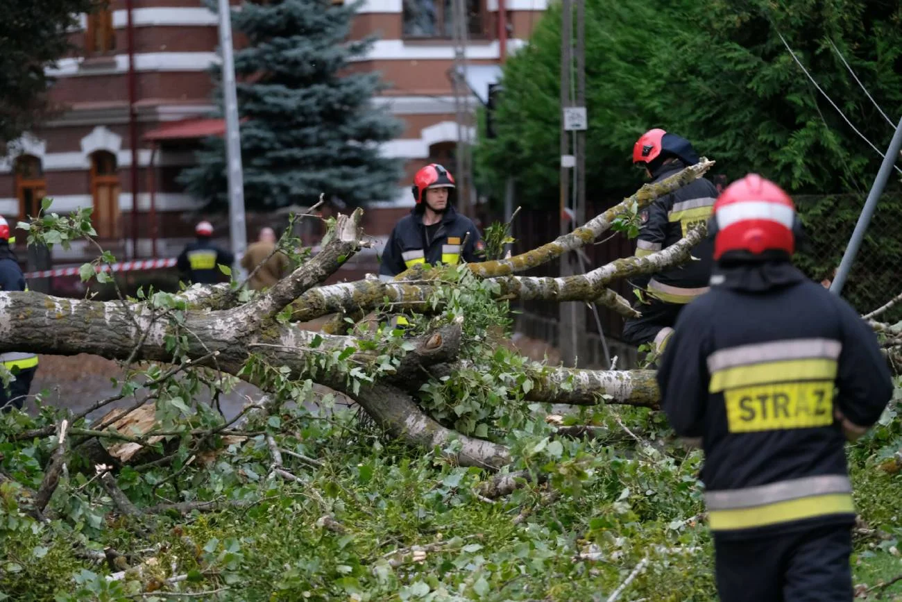 Dwie osoby ranne po czwartkowych burzach. Czekają nas trąby powietrzne