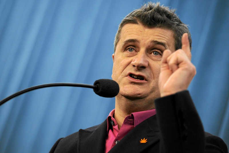 Palikot ostro krytykował premie dla marszałków Sejmu, ale dla bliskiego współpracownika załatwił 18 tys. nagrody