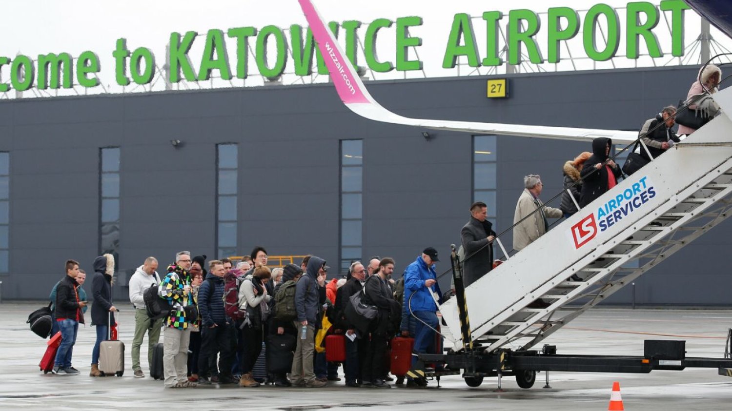 Wizz Air wybrany najlepszą tanią linią lotniczą LOT i Wizz Air z licznymi nagrodami