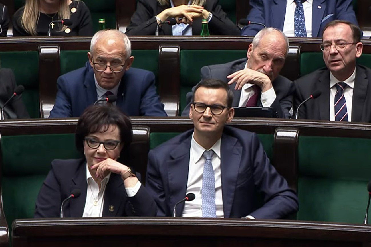 Elżbieta Witek i Mateusz Morawiecki w Sejmie.