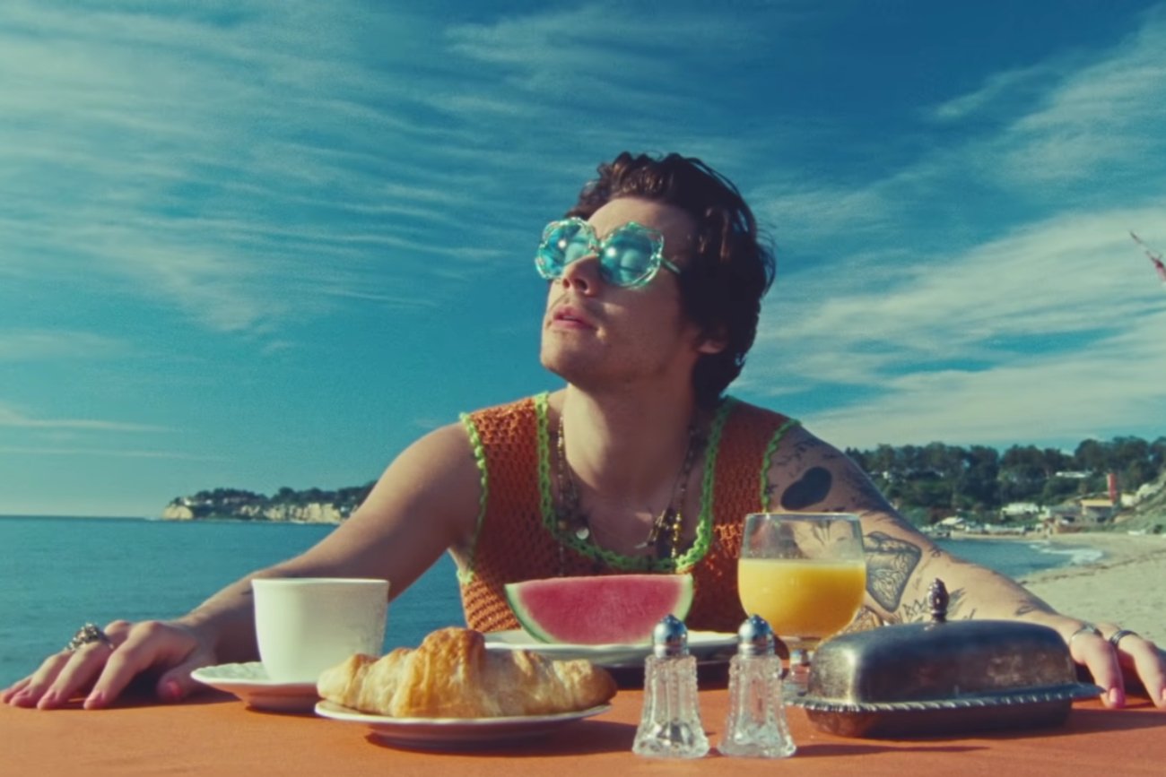 O czym Harry Styles śpiewa w hicie "Watermelon Sugar"? Zdradził tajemnicę