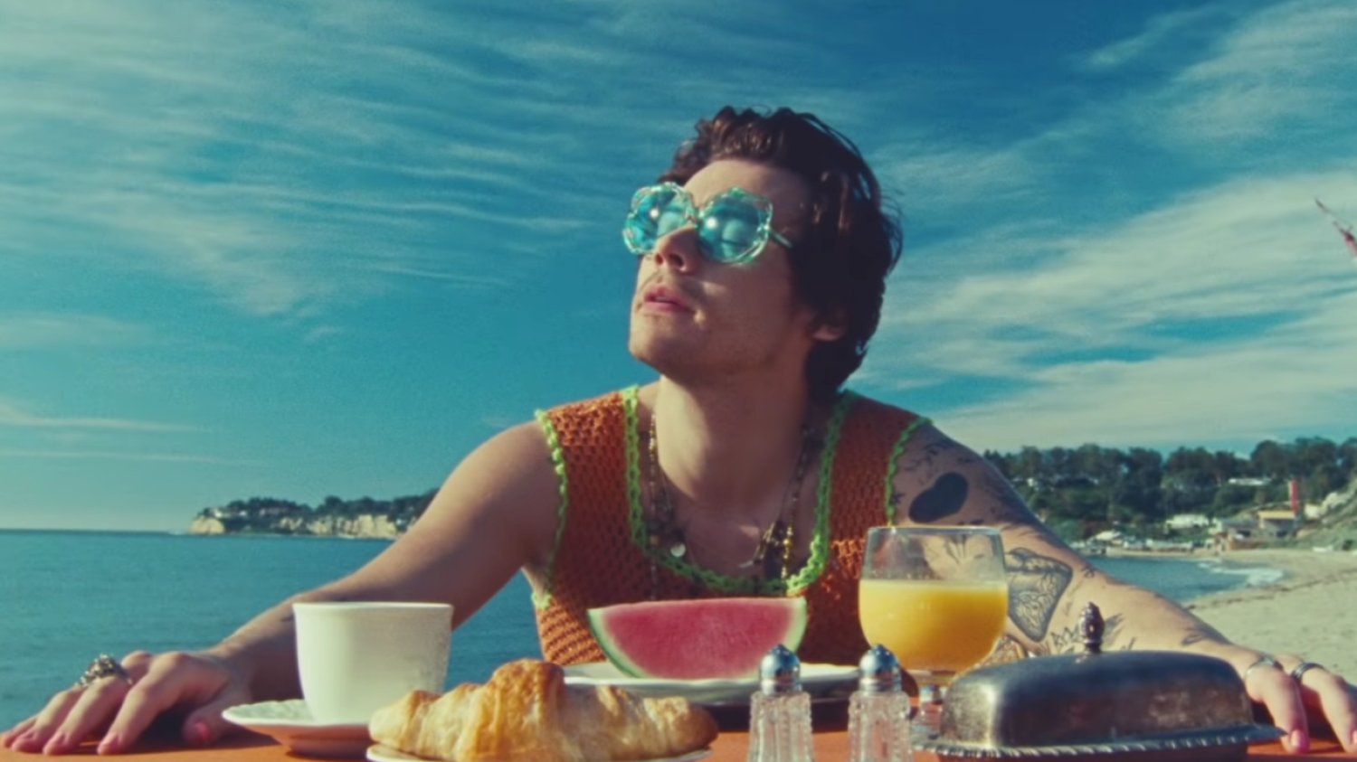 O czym Harry Styles śpiewa w hicie "Watermelon Sugar"? Zdradził tajemnicę