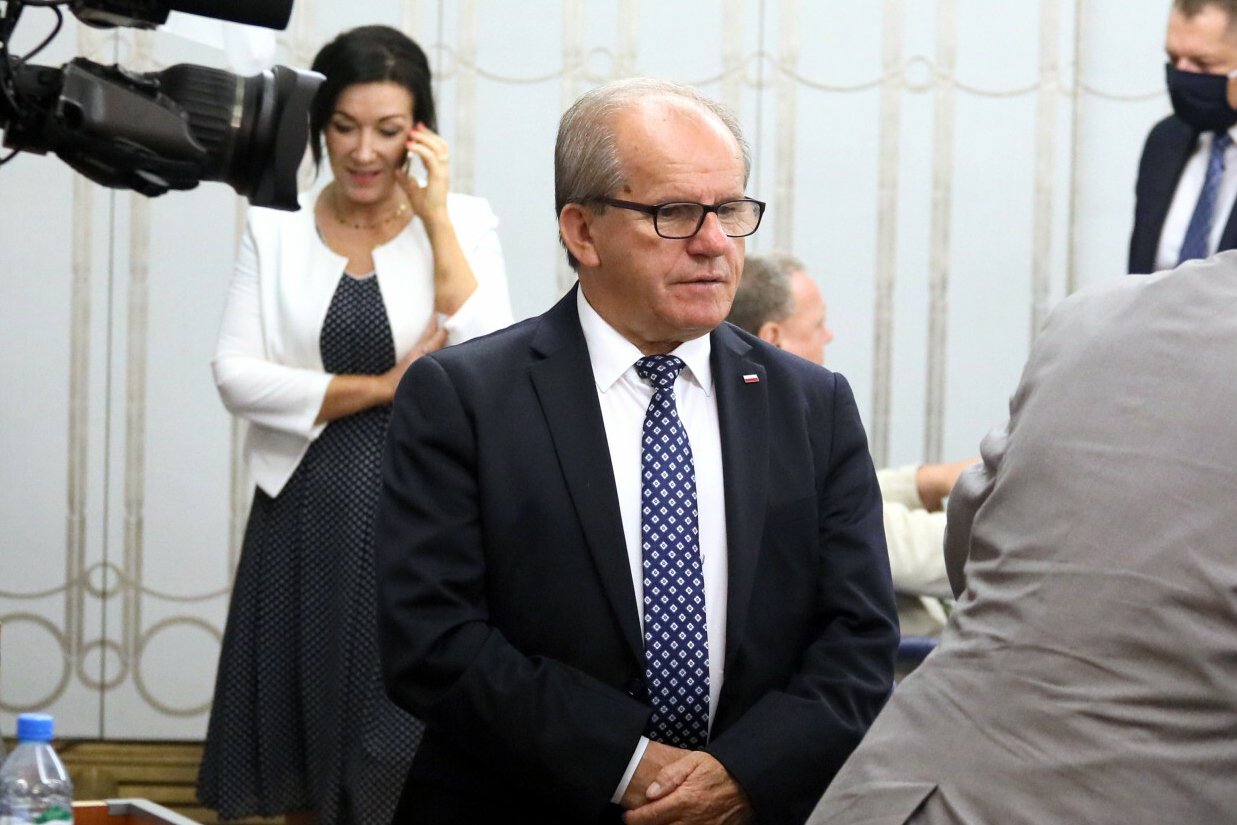 Senatorowie PiS nie wiedzą, jak rząd chce finansować planowane dodatki.