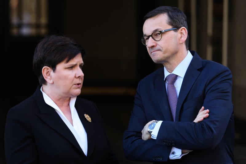 Śledzący sondaże politycy PiS mają coraz mniej powodów do radości.