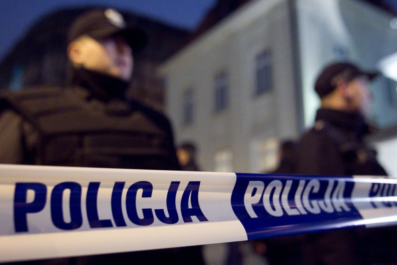 Chodzież: znaleziono ciała pięciu osób, w tym niemowlaka. Znaleziono nóż