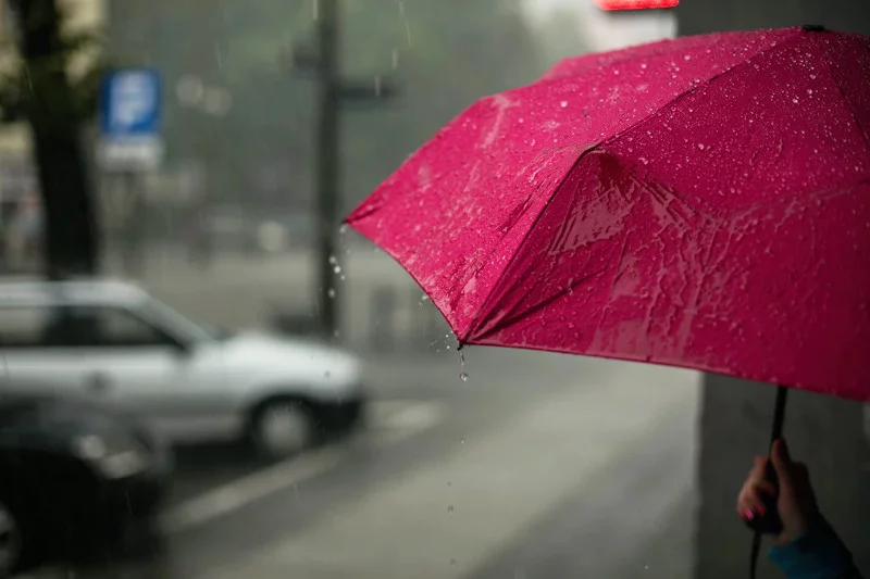 Bezpłatna aplikacja Pogoda & Radar zapewnia dostęp do pełnej i szczegółowej prognozy pogody dla każdego miejsca na świecie. Jej atutem jest radar meteorologiczny