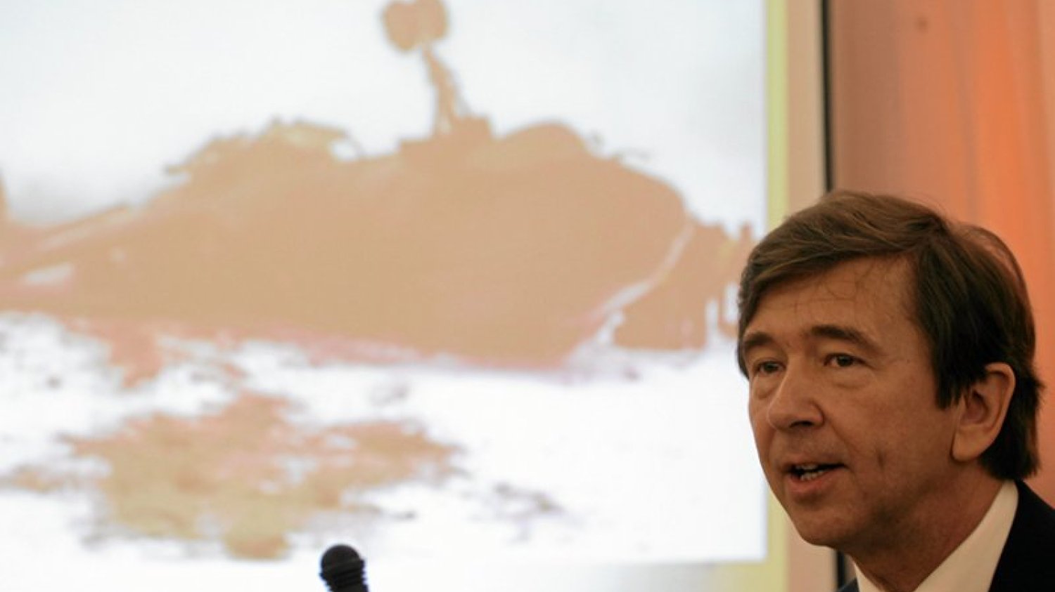Prof. Wiesław Binienda podczas konferencji dotyczącej katastrofy pod Smoleńskiem