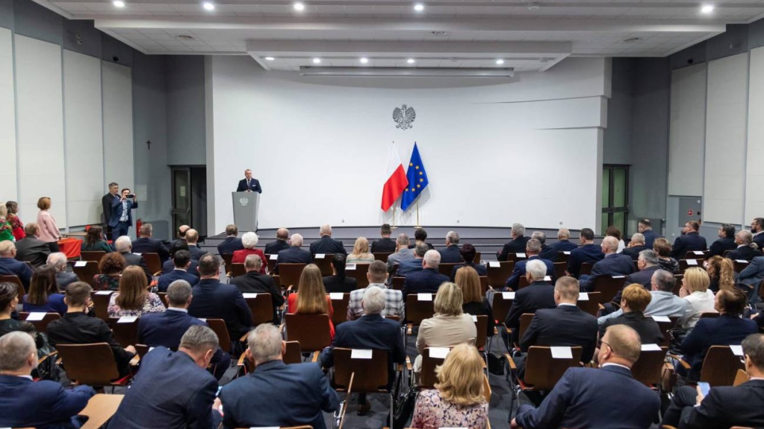 W urzędzie przewieszono krzyż. PiS doprowadziło do awantury