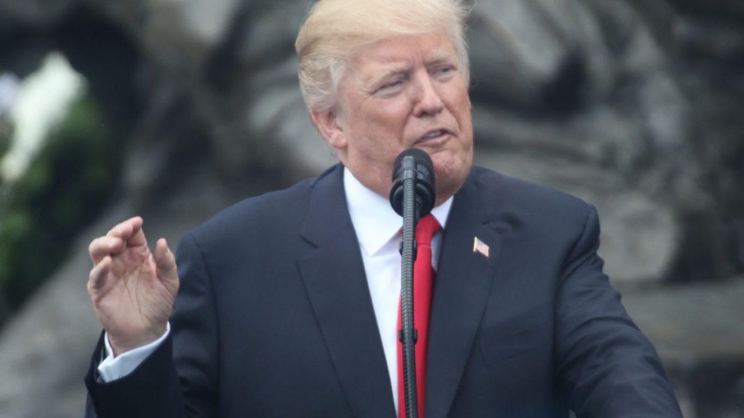 Potężne wsparcie dla Kijowa wysłane. Donald Trump właśnie to potwierdził Donald Trump potwierdza dobre wieści dla Ukrainy. "Są już dostarczane"