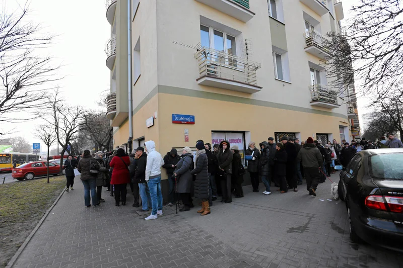 Do Cukierni Zagoździński na warszawskiej Woli kolejki po pączki ustawiają się już nie tylko w tłusty czwartek.