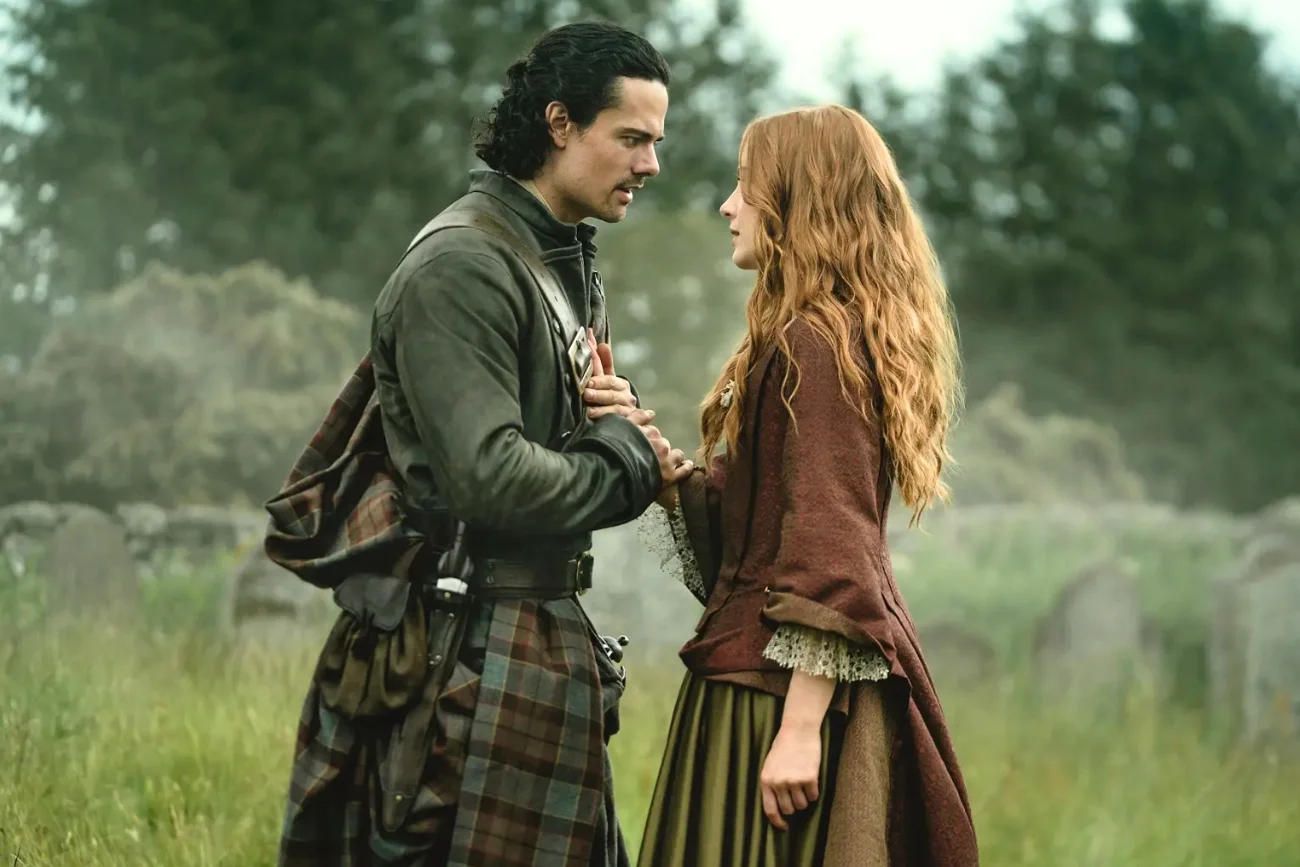 Jamie Roy i Harriet Slater w serialu "Outlander: Krew z krwi"