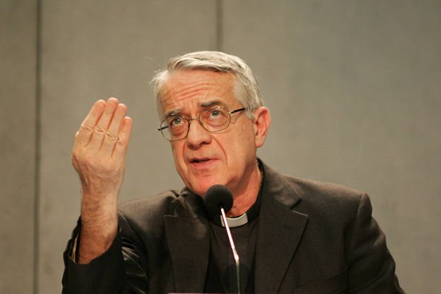 Dyrektor Biura Prasowego Stolicy Apostolskiej ks. Federico Lombardi