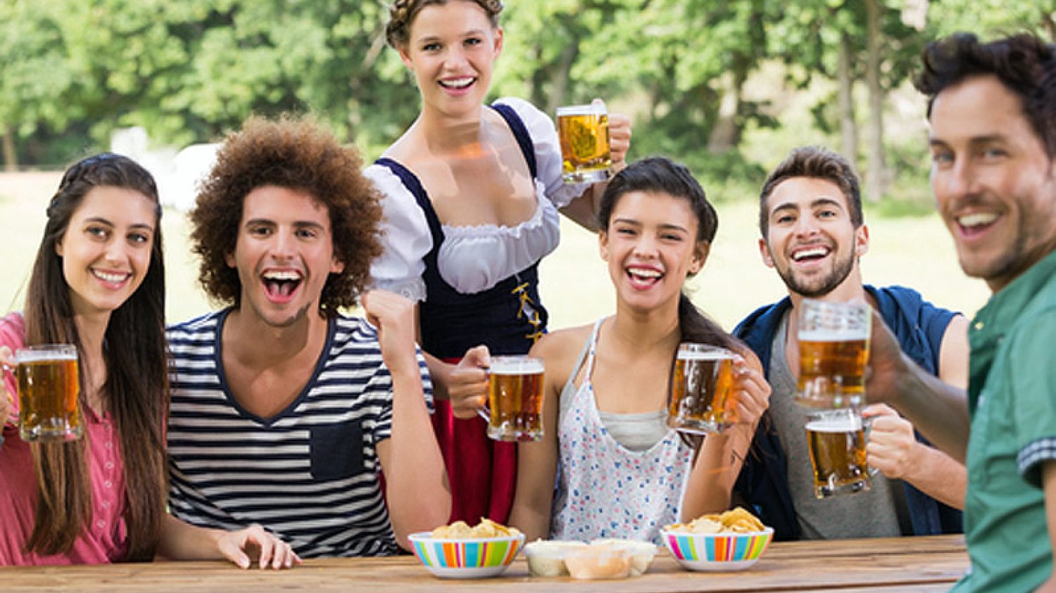 Agenci wywiadu z całego świata dostają od Niemców vouchery na piwo na Oktoberfest.