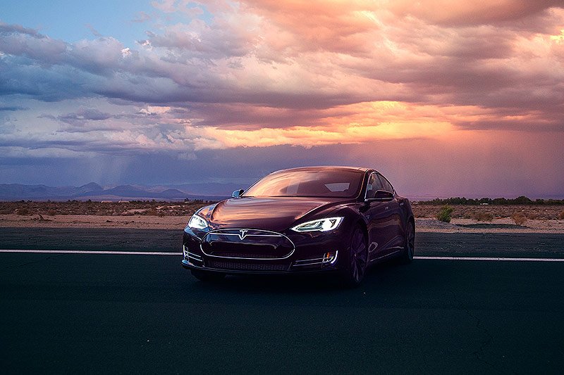 Tesla D to nowy model elektrycznego auta, który stworzyła firma kierowana przez słynnego Elona Muska.