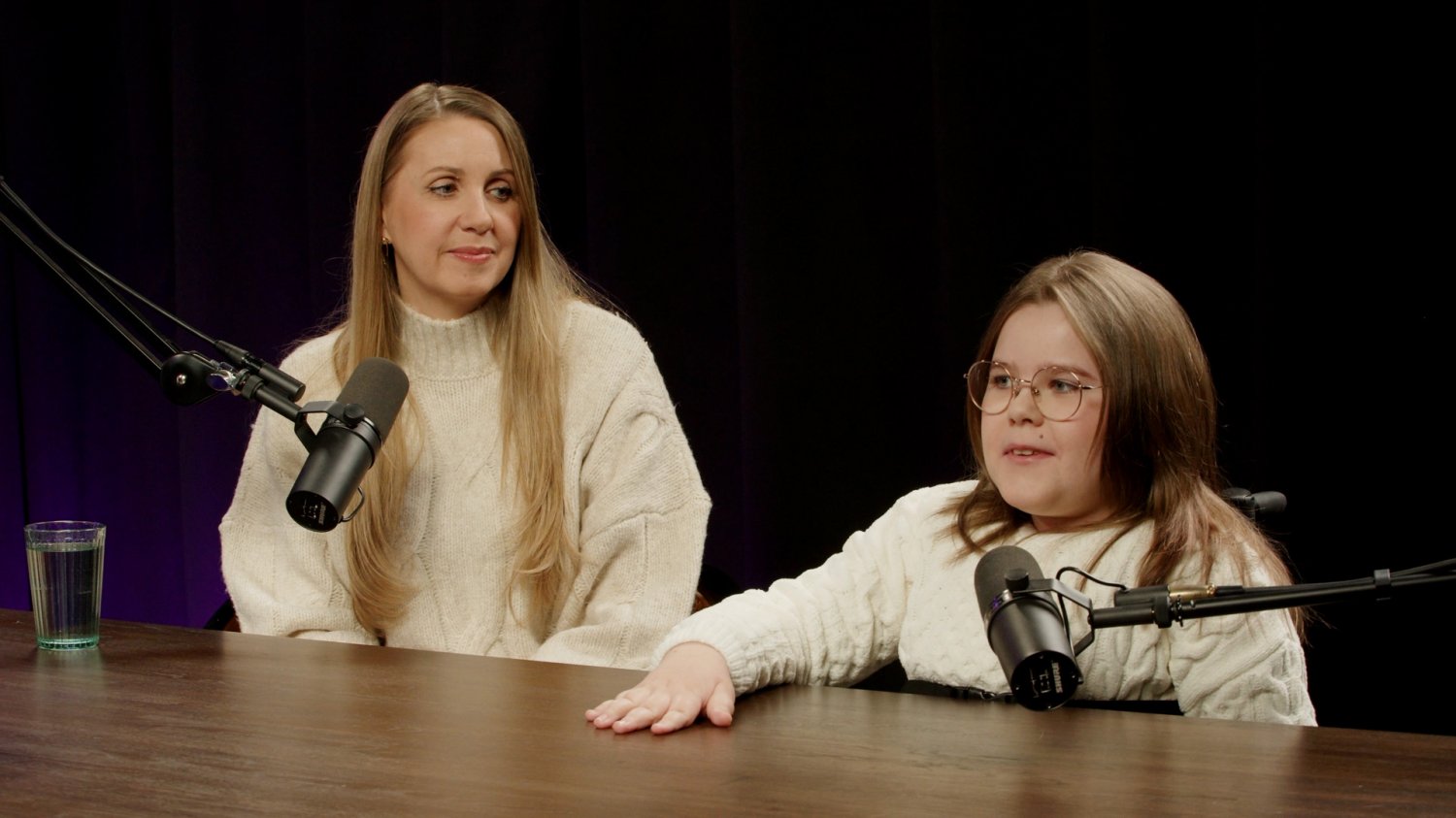 Choroba SMA nie musi przekreślać całego życia. Tak pokazuje historia Natalii Kaczyńskiej, która wraz z mamą Karoliną wystąpiły w kolejnym odcinku naszego podcastu naZdrowie.