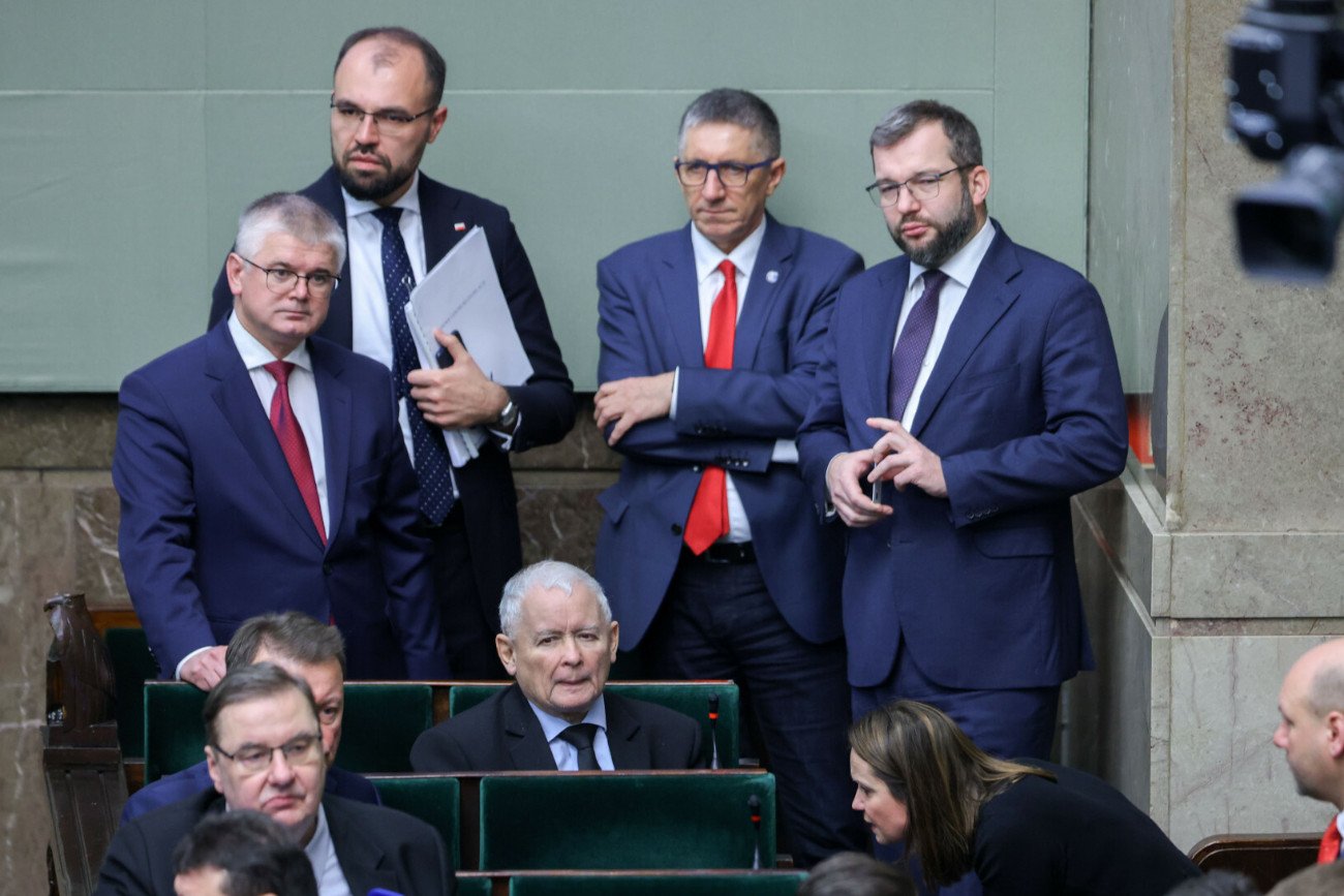 Jarosław Kaczyński i politycy PiS w Sejmie
