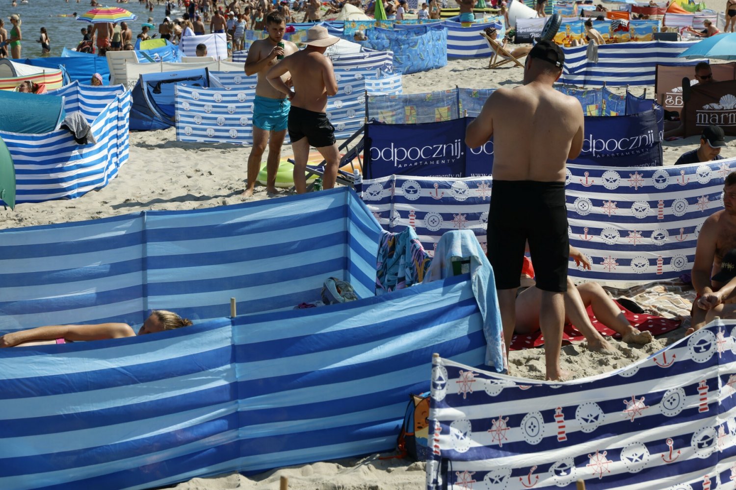 W Kołobrzegu chcą walczyć z parawanami. Zdjęcie ilustracyjne.