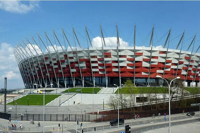 Na Stadionie Narodowym powstaje pierwszy szpital polowy w Polsce – twierdzi TVN24 i wp.pl.