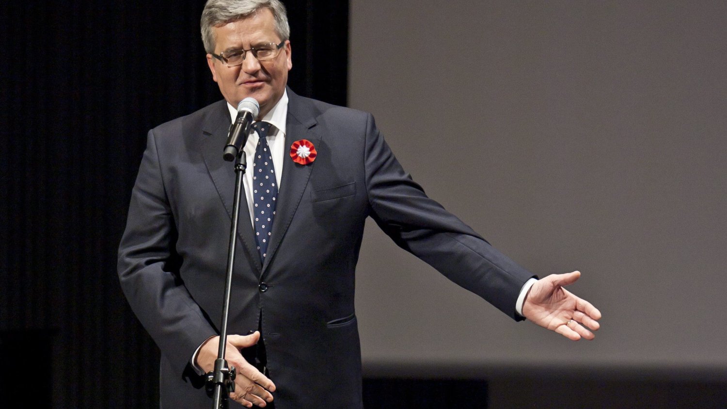 Prezydent Bronisław Komorowski podczas Forum "Duża Rodzina - dobre praktyki w samorządzie" w bydgoskiej Akademii Muzycznej