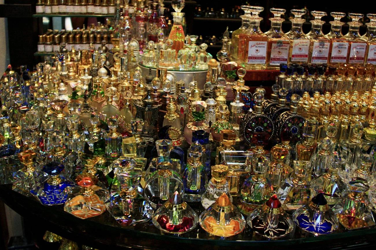 Arabskie perfumy trwałe ranking. Kupicie w Hebe i Rossmannie