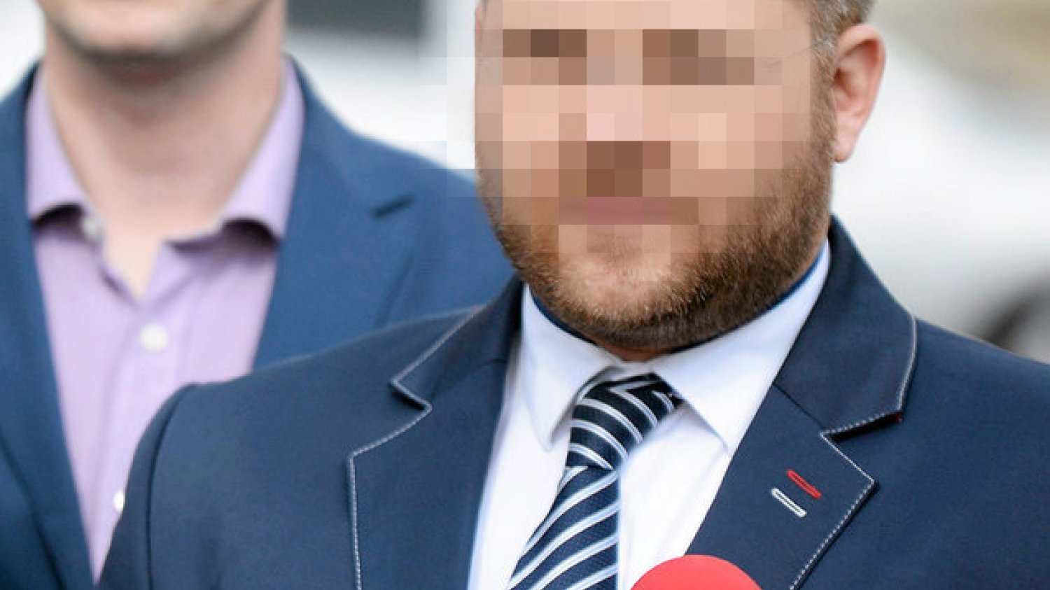 Były bydgoski polityk PiS Rafał P. usłyszał prokuratorskie zarzuty w sprawie fizycznego i psychicznego znęcania się nad żoną Karoliną.