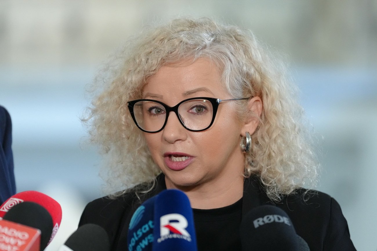Zarzucili jej, że oszukała ws. tytułu magistra. Minister reaguje na zarzuty Wykształcenie Katarzyny Kotuli. Minister tłumaczy się ws. tytułu magistra