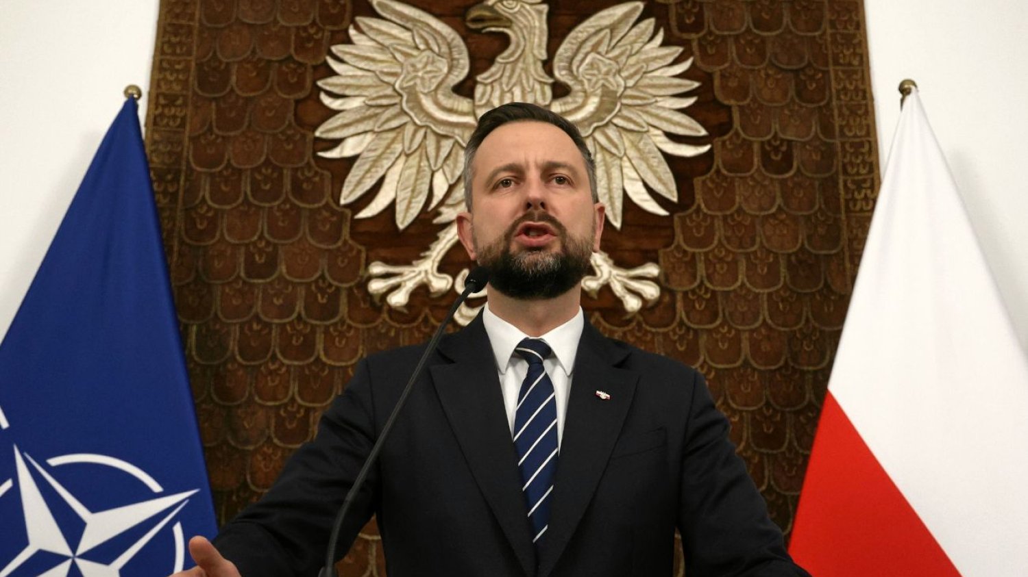 obiekt na polu na Lubelszczyźnie MON przekazał pierwsze ustalenia w sprawie tajemniczego obiektu na polu na Lubelszczyźnie