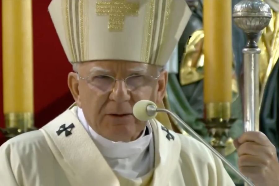 Arcybiskup Jędraszewski podzielił społeczeństwo słowami o "tęczowej zarazie" na temat społeczności LGBT.