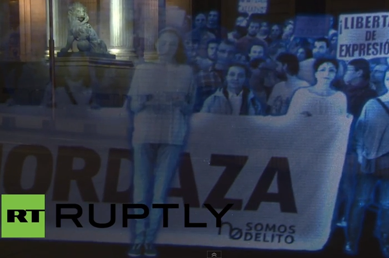 Hologramowy protest w Madrycie był pierwszym tego typu protestem w historii.