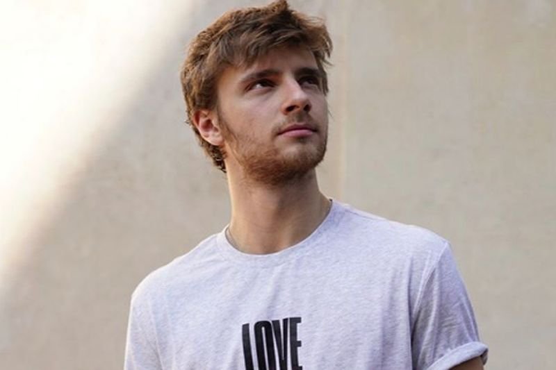 Maciej Musiał poparł na Instagramie osoby LGBT i Paradę Równości.