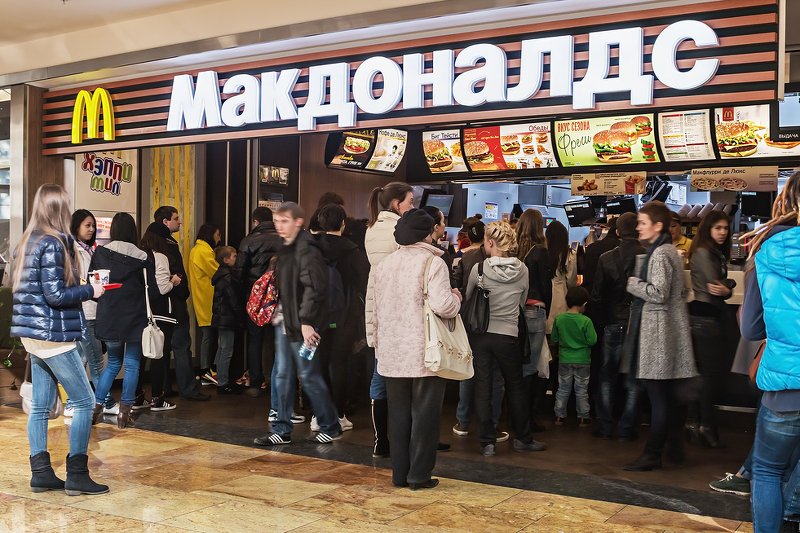 Grozili, że zamkną i to zrobili. Cztery restauracje McDonald's w Rosji nieczynne. Powód? "Uchybienia sanitarne"