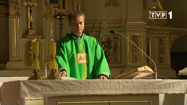 Kadr z serialu "Ojciec Mateusz", w roli głównej Artur Żmijewski.