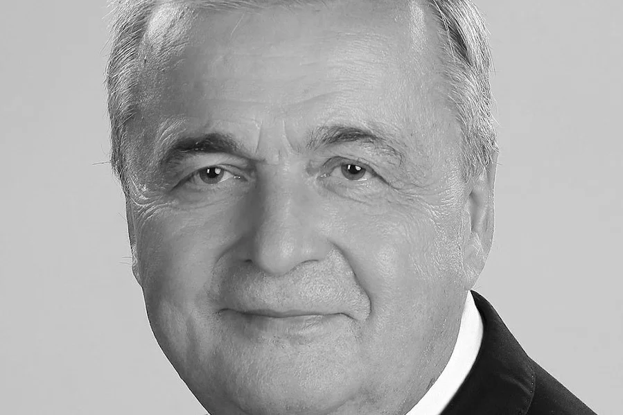 Nie żyje Andrzej Owczarek, były senator PO. Miał koronawirusa.