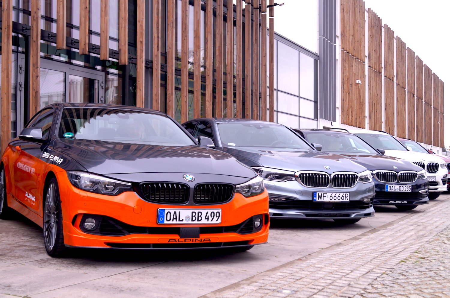 Alpina to marka dla prawdziwych koneserów. Współpracuje z BMW, a efektem partnerstwa są takie "zabawki", jak na zdjęciu.