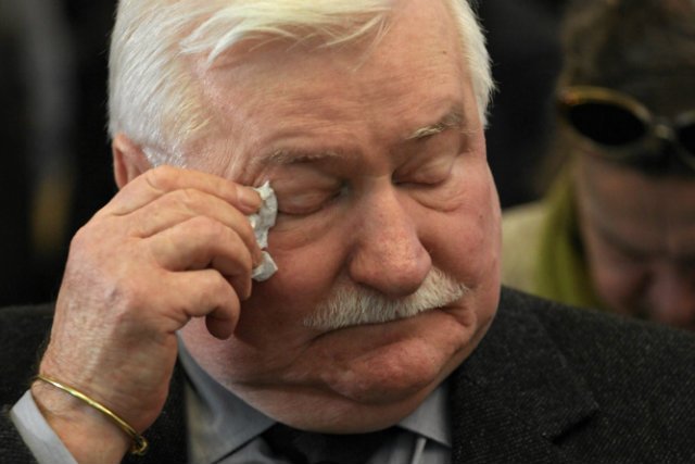 IPN ściąga z całej Polski akta Lecha Wałęsy. Byłemu prezydentowi grożą zarzuty składania nieprawdziwych zeznań.